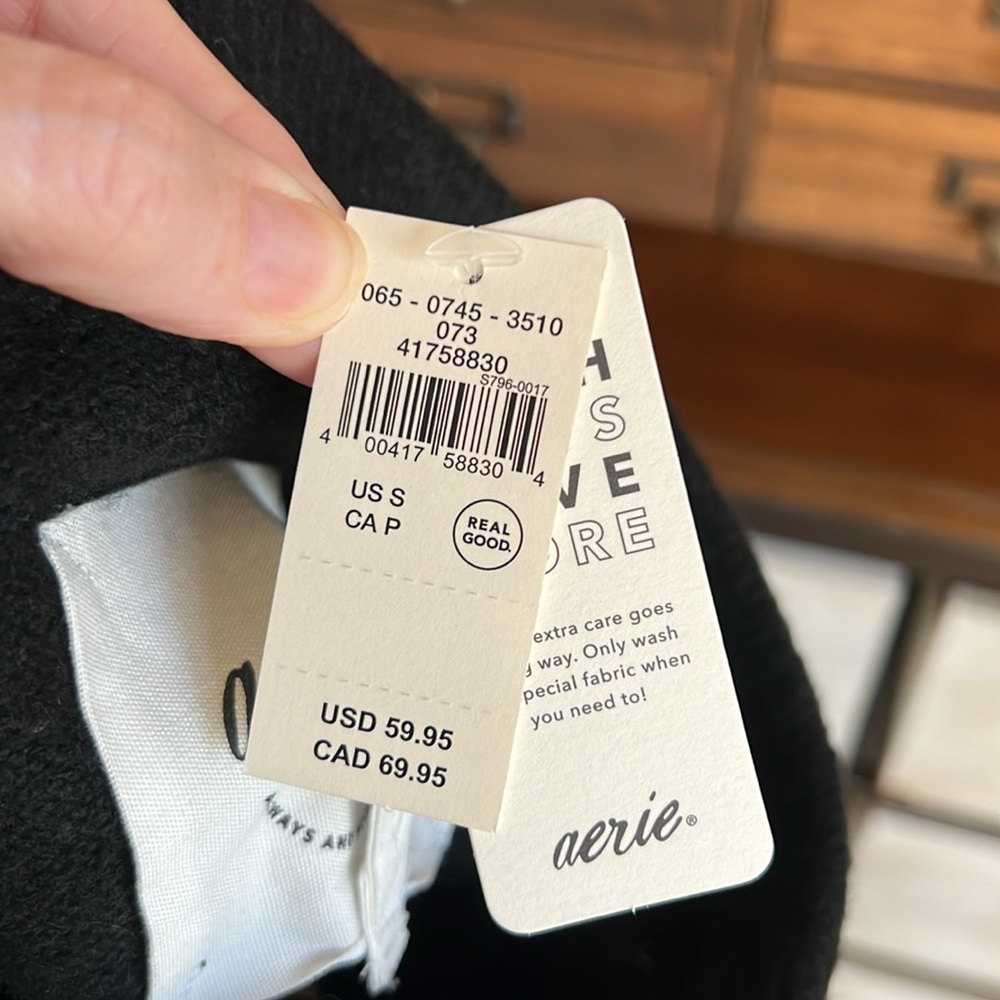 NWT Aerie Black and White V-Neck Unreal Polo Sweater - Picture 5 of 6